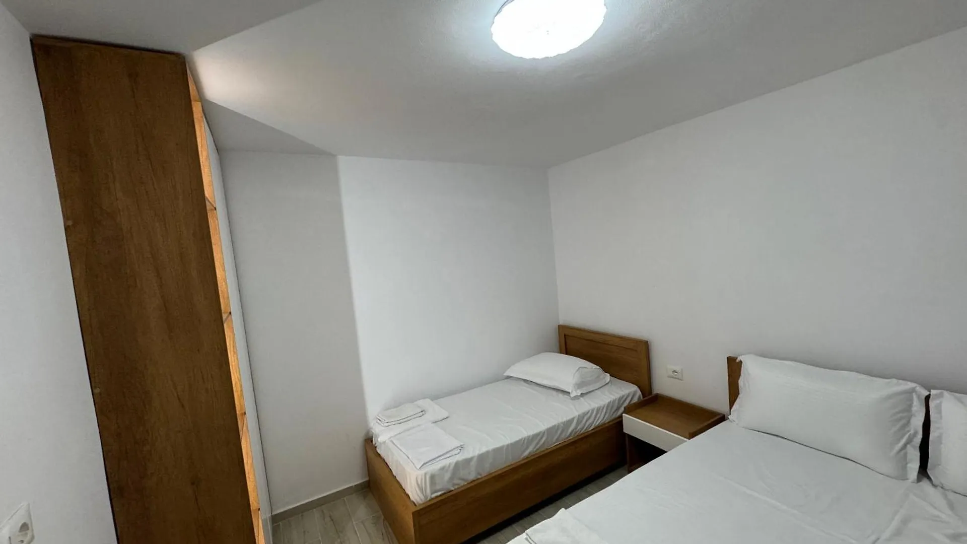 Tirana City Apartment 0*,